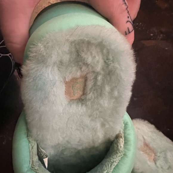 Light emerald green maxi slides slipper comfy fur lined platform by Ugg size 8 - Picture 13 of 14